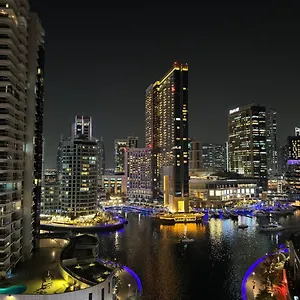 Living Jbr Hostel Dubai